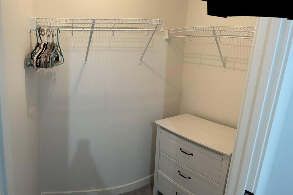 Mountains Near 2 Bedrooms Basement * Calgary