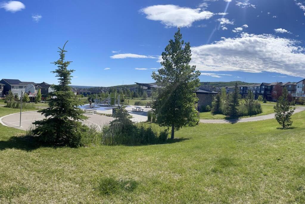 Mountains Near 2 Bedrooms Basement Holiday home Calgary